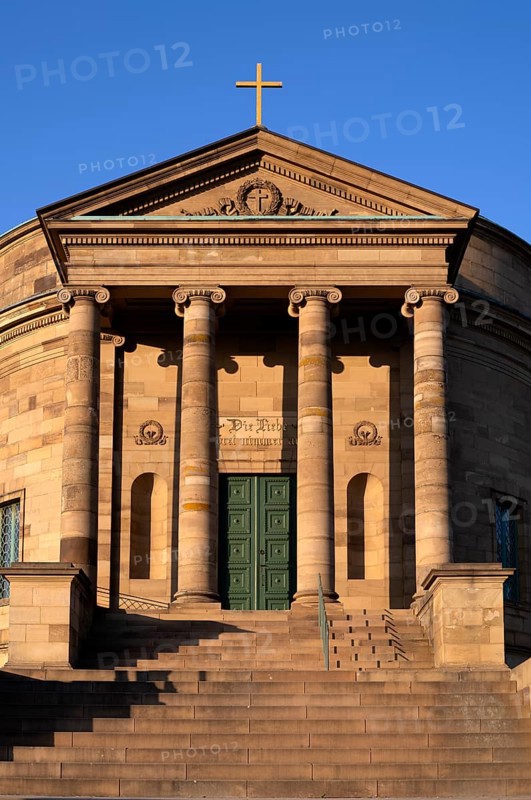 Funerary chapel with inscription DIE LIEBE HÖRET NIMMER AUF on the Württemberg, burial place for Queen Katharina and King Wilhelm I of Württemberg, Rotenberg, evening light, blue sky, Stuttgart, Baden-Württemberg, Germany