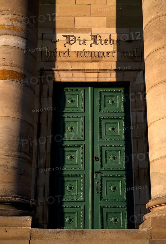 Entrance portal, burial chapel with inscription DIE LIEBE HÖRET NIMMER AUF on the Württemberg, burial place for Queen Katharina and King Wilhelm I of Württemberg, Rotenberg, evening light, blue sky, Stuttgart, Baden-Württemberg, Germany