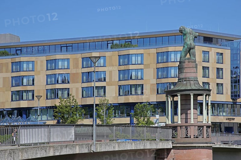 Sculpture raftsman by Rob Krier 1989, monument to the historical tradition of rafting on the river Enz, temple, large sculpture, Auerbrücke, Pforzheim, Northern Black Forest, Black Forest, Baden-Württemberg, Germany