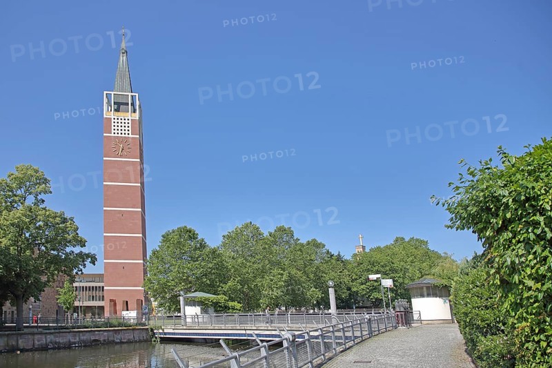 City church built in 1968 on the River Enz, Pforzheim, Northern Black Forest, Black Forest, Baden-Württemberg, Germany