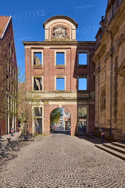 Former Dominican Church, Old Town, church, Baroque architectural style, convent building, ruin, pavement of cobblestones, blue cloudless sky, Julius-Voos-Gasse, Münster, Münsterland, independent city, North Rhine-Westphalia, Germany