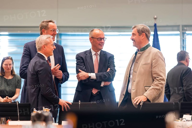 Karsten Wildberger (CDU, Federal Minister for Digitalisation and State Modernisation), Alexander Schweitzer (SPD, Minister President of Rhineland-Palatinate), Federal Chancellor Friedrich Merz (l, CDU) and Markus Söder (CSU Chairman and Minister President of Bavaria) in front of the meeting between Federal Chancellor Friedrich Merz and the heads of government of the federal states in the International Conference Hall of the Federal Chancellery, Berlin, 18.06.2025
