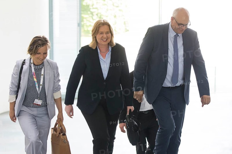 Bärbel Bas (SPD, Federal Minister of Labour and Social Affairs) and Andreas Bovenschulte (SPD, Mayor of Bremen and President of the Bremen Senate) on the way to the meeting between Federal Chancellor Friedrich Merz and the heads of government of the federal states in the International Conference Hall of the Federal Chancellery, Berlin, 18 June 2025