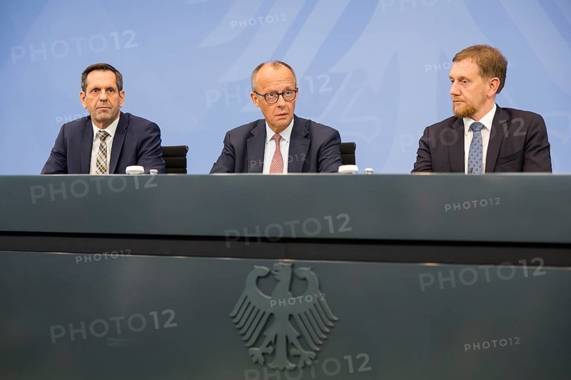 Olaf Lies (SPD, Minister President of Lower Saxony), Friedrich Merz (CDU, Federal Chancellor) and Michael Kretschmer (CDU, Minister President of the Free State of Saxony) during a press conference after the consultation between Federal Chancellor Friedrich Merz and the heads of government of the federal states at the Federal Chancellery, Berlin, 18 June 2025
