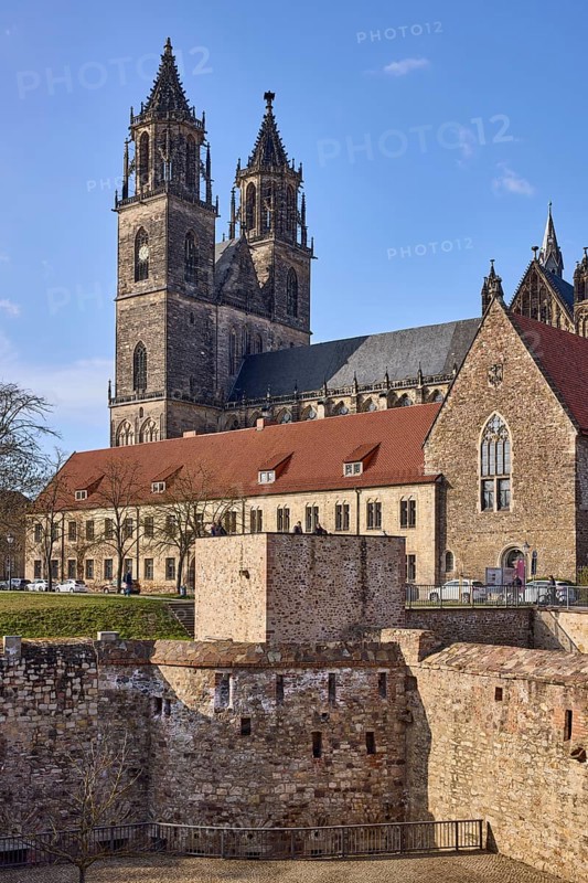 Magdeburg Cathedral, Gothic architecture, bastion Cleve, defence defence tower Cleve, bare winter trees, blue sky, cumulus clouds, at the cathedral, cathedral square, Magdeburg, state capital, independent city, Saxony-Anhalt, Germany