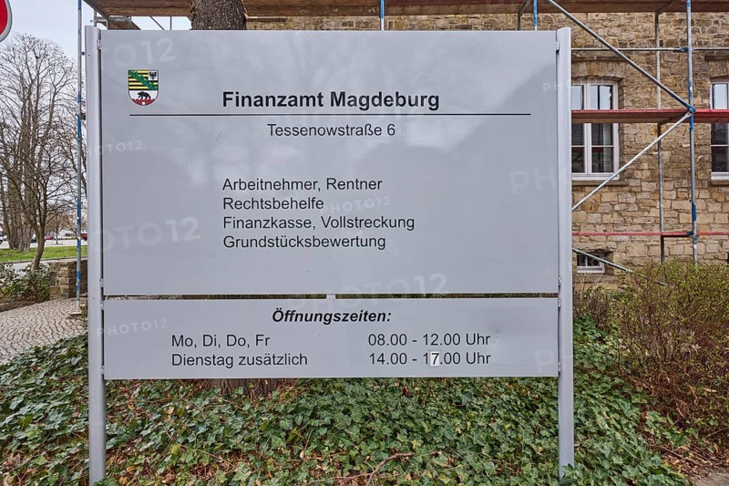 Tax office sign, employees, pensioners, legal remedies, tax office, enforcement, property valuation, sandstone building, diffuse light, cloudy, Tessenowstraße, Magdeburg, state capital, independent city, Saxony-Anhalt, Germany