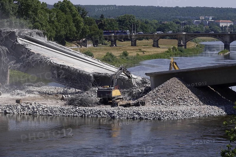 Demolition of the Carola Bridge on 13 June 2025, Dresden, Saxony, Germany