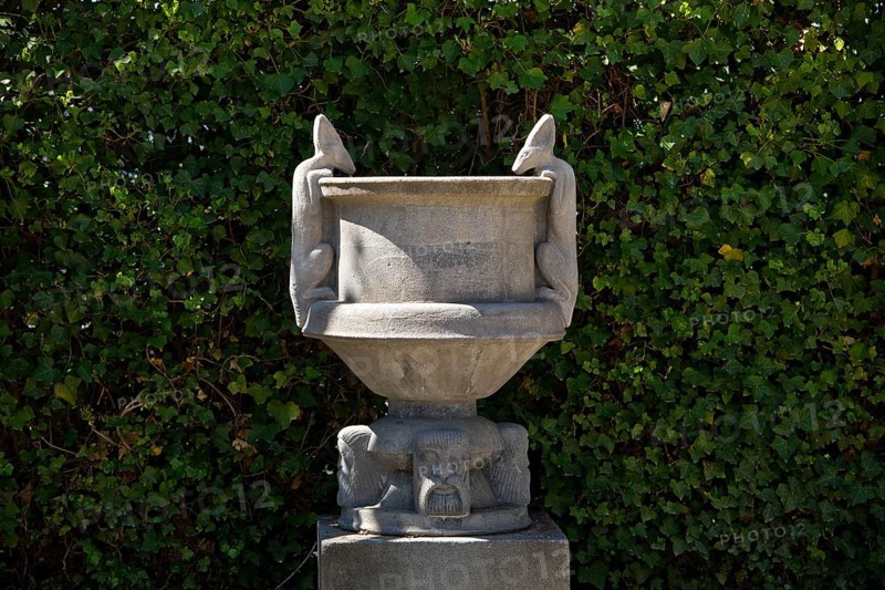 Sculpture Jackal Vase by Bernhard Hoetger in the plane tree grove on the Mathildenhöhe, UNESCO World Heritage Site, Darmstadt, Hesse, Germany