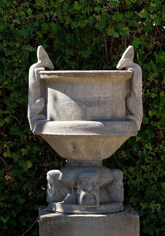 Sculpture Jackal Vase by Bernhard Hoetger in the plane tree grove on the Mathildenhöhe, UNESCO World Heritage Site, Darmstadt, Hesse, Germany