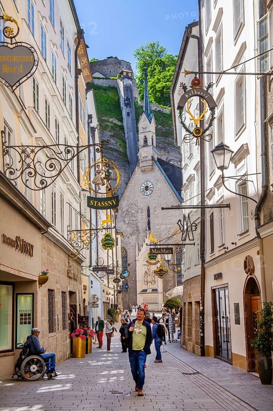 Getreidegasse in the historic city centre, Salzburg, Salzachtal, Land Salzburg, Austria