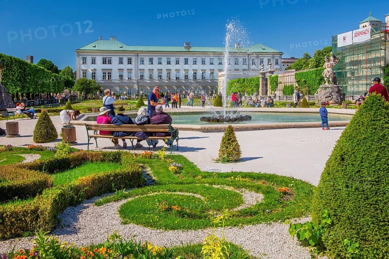 Fountain in Mirabell Gardens with Mirabell Palace, Salzburg, Salzach Valley, Salzburg Province, Austria