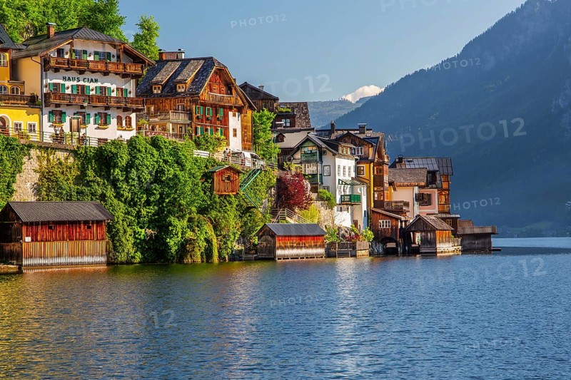 Houses on the steep bank above the lake, Hallstatt, Lake Hallstatt, UNESCO World Heritage Site, Salzkammergut, Upper Austria, Austria