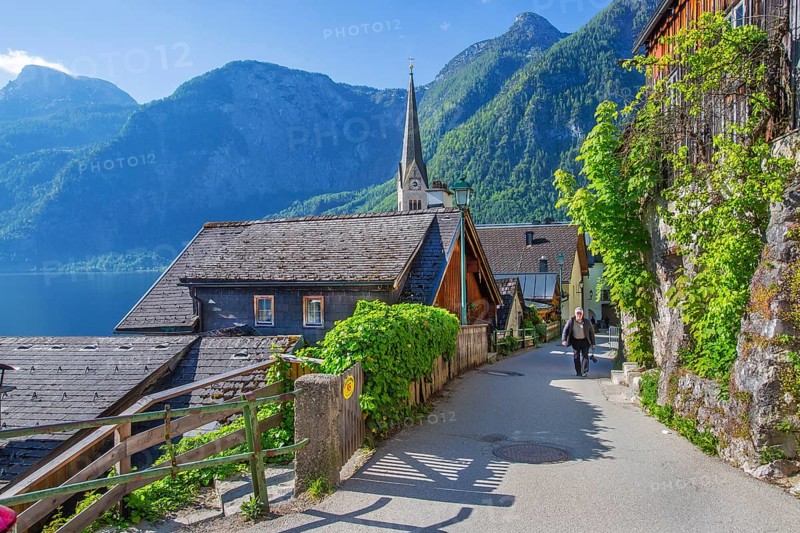 Panorama trail at the entrance to the village, Hallstatt, Lake Hallstatt, UNESCO World Heritage Site, Salzkammergut, Upper Austria, Austria
