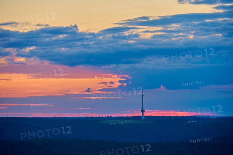 Atmospheric sunrise, transmission mast, Reisenbach transmitter, seen from the Katzenbuckel, Reisenbach, Mudau, Neckar-Odenwald-Kreis, Odenwald, Baden-Württemberg, Germany