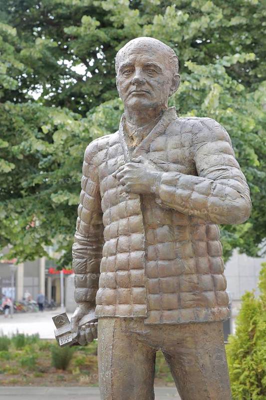Sculpture Mikhail Gorbachev by Bernd Göbel 2020, monument, Russian president, politician, Platz der Deutschen Einheit, Dessau, Dessau-Roßlau, Saxony-Anhalt, Germany