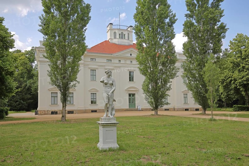 UNESCO Georgium Palace with Venus statue, Dessau-Wörlitz Garden Kingdom, Dessau, Dessau-Roßlau, Saxony-Anhalt, Germany