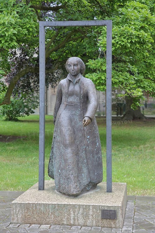 Monument to Katharina von Bora, woman of Martin Luther, sculpture, Augusteum, Luther House, Luther city Wittenberg, Fläming, Saxony-Anhalt, Germany