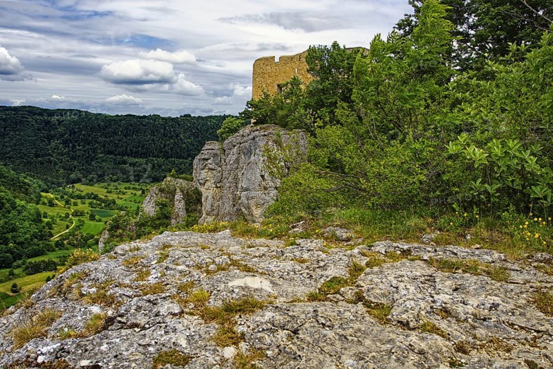View of the ruins of Reußenstein Castle on a rocky outcrop with a view of the Neidlingen valley, Neidlingen