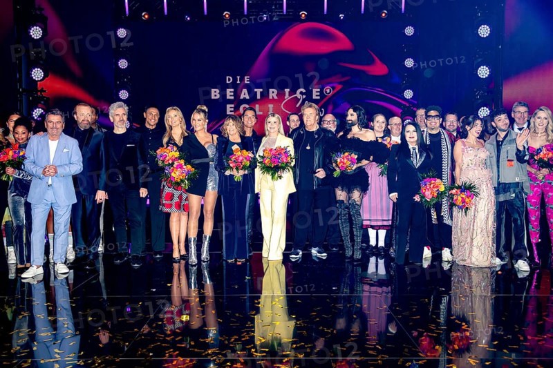 Group photo Beatrice Egli, Melissa Naschenweng, Giovanni Zarella, Wencke Myhre, Nino de Angelo, Patrice and Daniel Aminati, Musical, Thomas Anders, Sonia Liebing, Sascha Grammel and Josie, Marianne Rosenberg, Uwe Ochsenknecht, Luca Hänni, Roß Antony, Howard Carpendale, Julio Iglesias Jr. Conchita Wurst, Marc Sway, Newcomer:in, Curtis Stigers at the Beatrice Egli Show in Studio Berlin Adlershof on 08.04.2025. The broadcast will take place on Easter Saturday, 19 April 2025, 20:15, on Ersten
