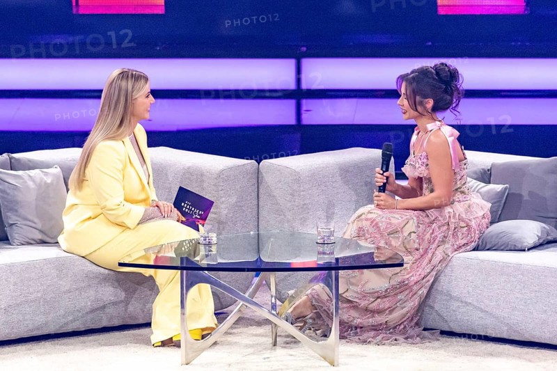 Sahrah Engels in conversation with Beatrice Egli at the Beatrice Egli Show in Studio Berlin Adlershof on 08.04.2025. The broadcast will take place on Easter Saturday, 19 April 2025, 8:15 pm, on Ersten