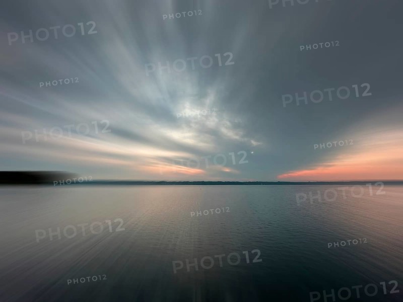 Evening mood, Lake Starnberg, zoom effect, Bavaria, Germany