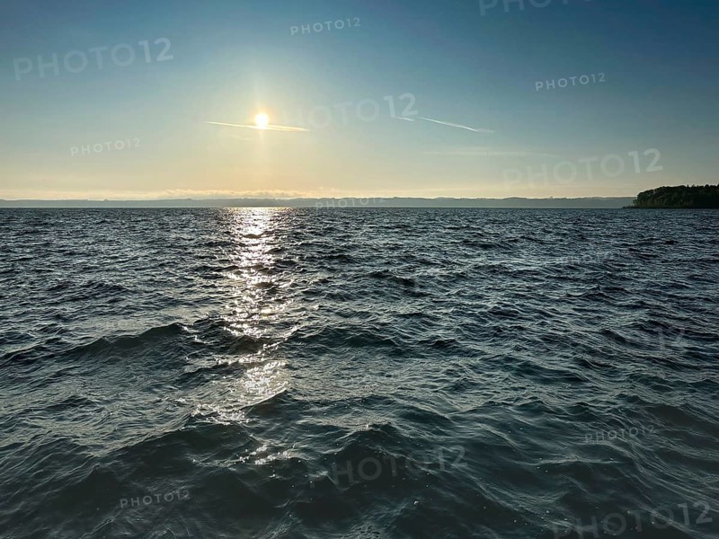 Evening mood, Lake Starnberg, strong waves, Bavaria, Germany