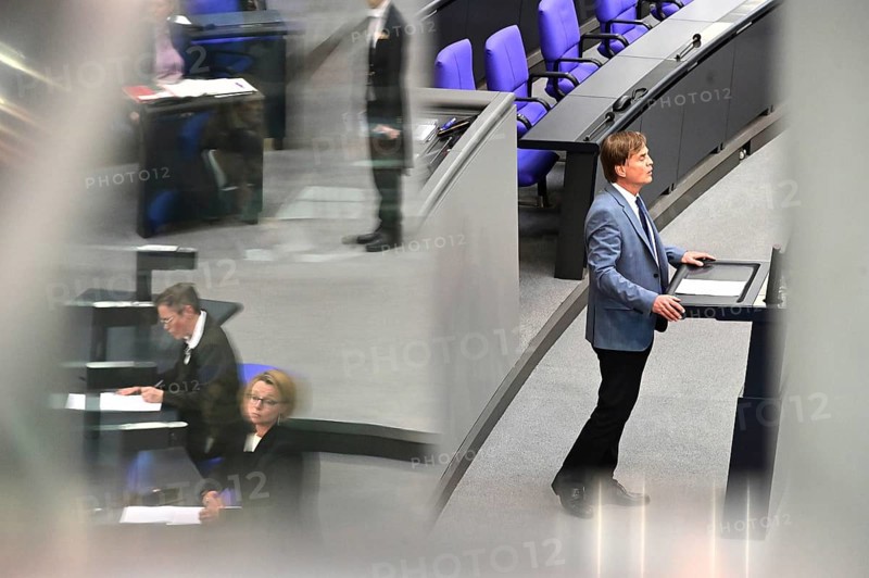 Dr Bernd Baumann (AfD) spoke at the tenth sitting of the Bundestag on the agenda item Interpretation of the Rules of Procedure. This concerns the distribution of nomination rights for the chairs of committees
