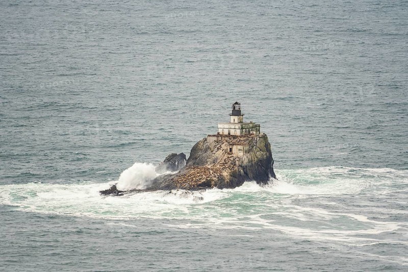 Tillamook Rock Light Lighthouse in strong surf, Terrible Tilly, Oregon, USA, North America