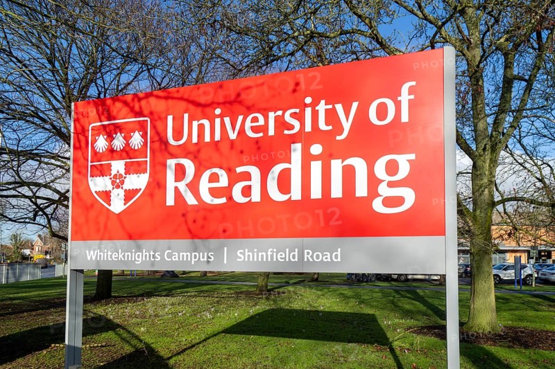 University of Reading sign, Shinfield Road Whiteknights Campus, Reading, Berkshire, England, UK