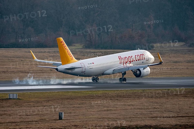 Pegasus, Flypgs.com, Airbus A320neo landing at Cologne/Bonn airport, CGN