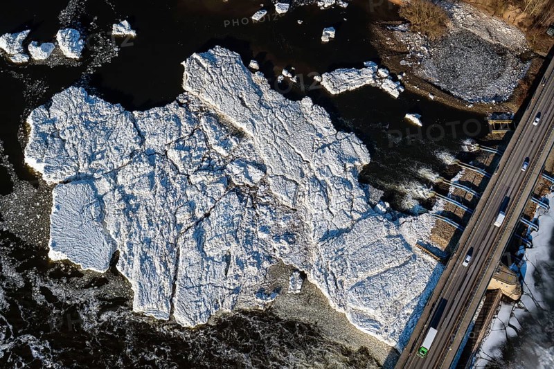 Geesthacht, Elbe bridge with dam, Elbe bridge, dam, barrage, water regulation, Elbe, water, ice, iceberg, ice floe, nature, natural phenomenon, aerial view, aerial view, Schleswig-Holstein, road, dam, bridge, Germany