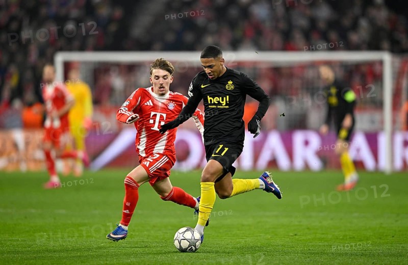 Tackle, action Guilherme Smith R. Union Saint-Gilloise USG (11) v Lennart Karl Bayern Munich FCB (42) Soccer UEFA Champions League, CL, Allianz Arena, Munich, Bavaria, Germany
