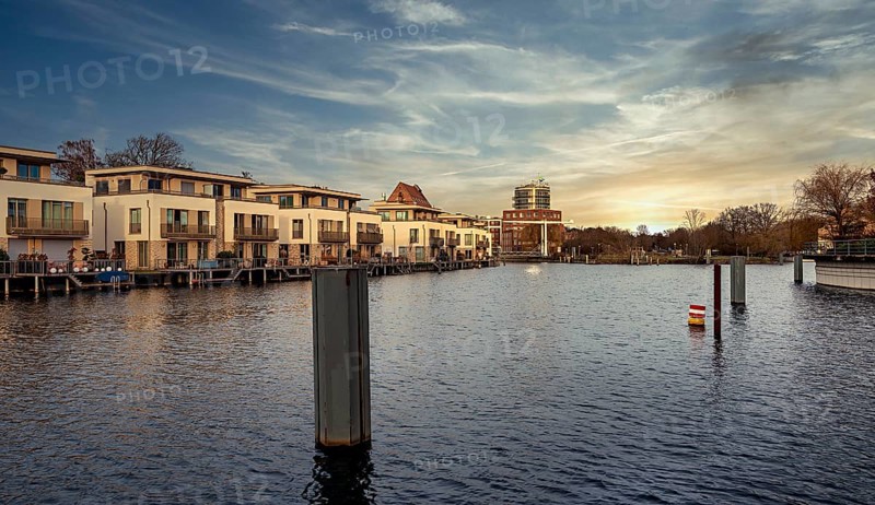 Single-family houses and villas on the water, Tegeler Hafenbecken, Berlin, Germany