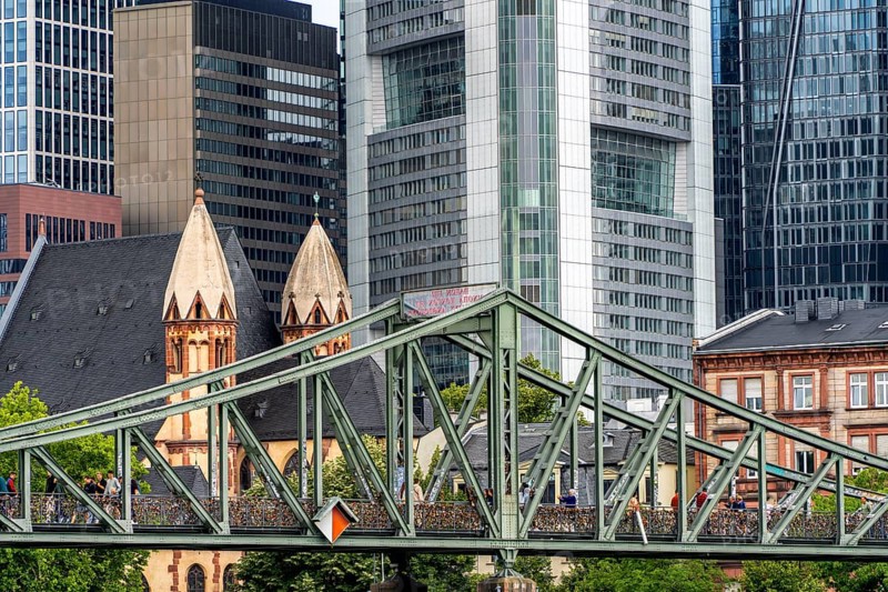 The Iron Bridge with the skyscrapers of Frankfurt's banking district, Frankfurt am Main, Hesse, Germany