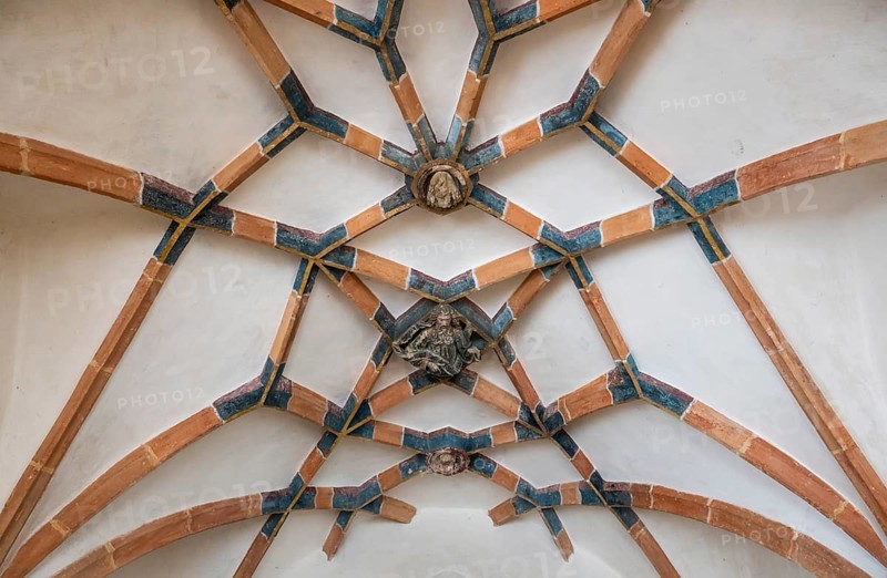 Net vault with keystones depicting God, John the Baptist and Jesus Christ, fountain chapel, connected to blue by monastery channel, Blaubeuren Abbey, Swabian Jura, Baden-Württemberg, Germany