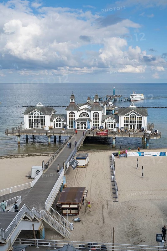 Restaurant on the pier, Sellin, Baltic resort, Rügen Island, Mecklenburg-Vorpommern, Germany
