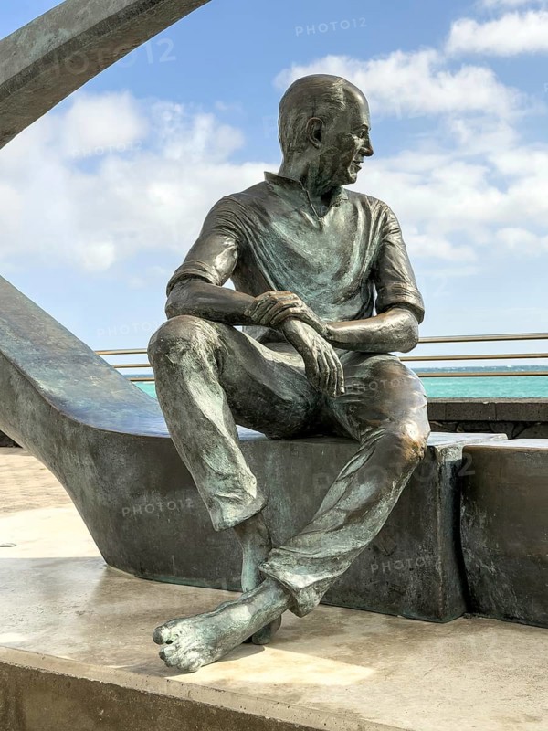La Mirada de César Manrique Statue, Arrecife, Lanzarote, Canary Islands, Spain