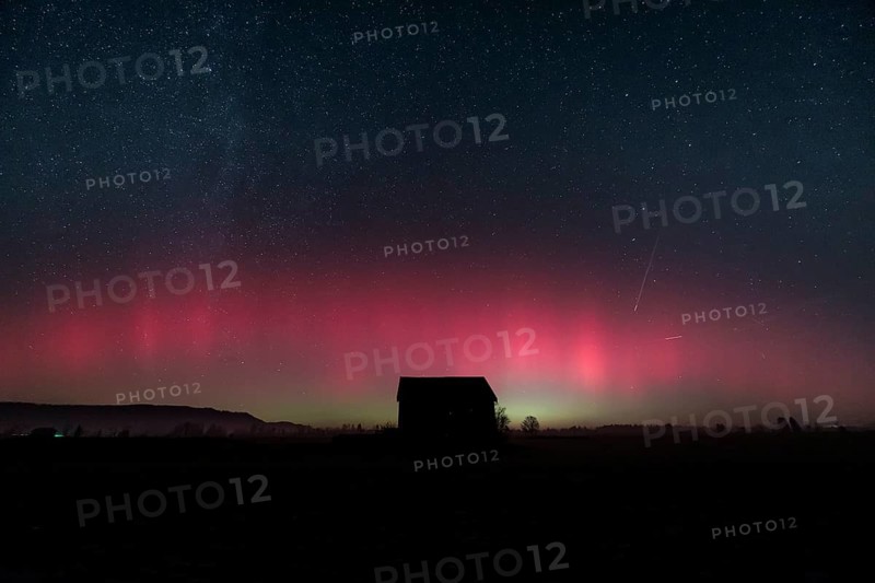 Northern lights, aurora borealis, solar storm, January 2026, red, green, hut, Loisach-Lake Kochel-Moore, Alpine foothills, Bavaria, Germany
