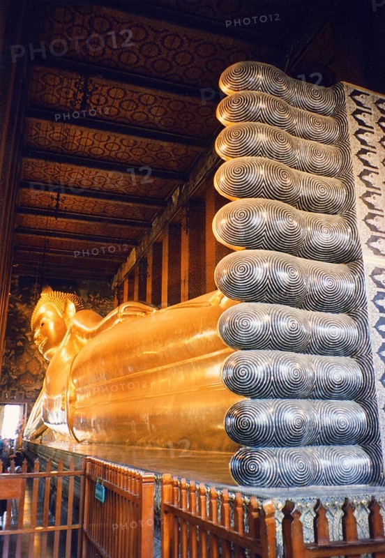 Reclining Buddha, Wat Pho The reclining Buddha symbolizes the last earthly hours in front of entering Nirvana. This state is called Paranirvana, a state reserved only for enlightened beings at the end of their lives. Buddha, Buddhism, religion, Bangkok, Thailand, Southeast Asia