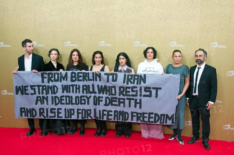 Protest by the Iranian film team, EUROPEAN FILM AWARDS Berlin 2026, Photo Call at the House of World Cultures, Berlin, 17.01.2026