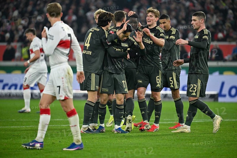 Goal celebration Woo-yeong Jeong 1. FC Union Berlin FCU (11) Rani Khedira 1. FC Union Berlin FCU (08) Anrej Ilic 1. FC Union Berlin FCU (23) Diogo Leite 1. FC Union Berlin FCU (04) Leopold Querfeld 1. FC Union Berlin FCU (14) Maximilian Mittelstädt VfB Stuttgart (07) disappointed MHPArena, MHP Arena Stuttgart, Baden-Württemberg, Germany