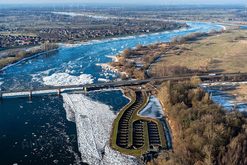Geesthacht, Elbe bridge, dam, water regulation, Elbe, federal road, B, 404, toll bypass, water, car, aerial view, aerial view, aerial view, Hamburg, Schleswig-Holstein, road, dam, water volume, bridge, view, Germany, car, cars, power, renewable energy, rough, path, wave, whirlpool, ice, icebergs, ice floe
