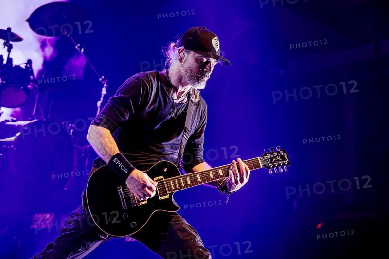 Isaac Delahaye, guitarist from Epica, live on Arcane Dimensions Tour 2026 at Zenith in Munich on 17.01.2026