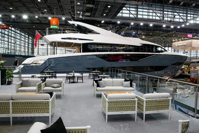 Press photo View of luxury yacht luxurious motor yacht Sunseeker 90 Ocean Yacht in Hall 6 by Messe Düsseldorf boot, Düsseldorf, North Rhine-Westphalia, Germany
