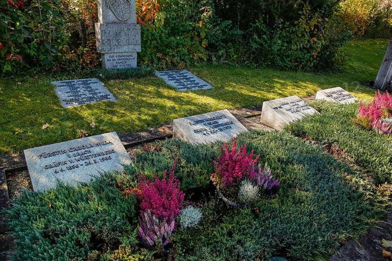Großengstingen cemetery, gravestones of the ducal family at Lichtenstein Castle, memorial plaques, graves, writing, letters, Großengstingen, municipality of Engstingen, district of Reutlingen, Swabian Jura, Baden-Württemberg, Germany