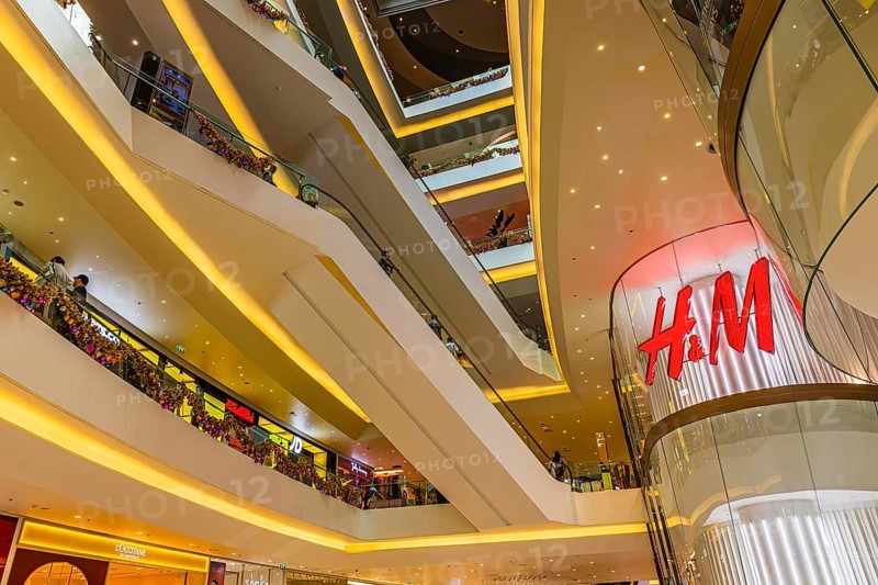Various floors connected by escalators, luxury shops, Iconsiam shopping center, Bangkok, Thailand's metropolis, Thailand