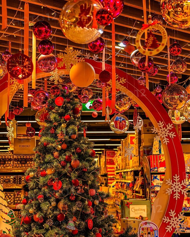 Christmassy decorated candy shop with Christmas tree and Christmas balls, Iconsiam shopping center, Bangkok, Thailand's metropolis, Thailand