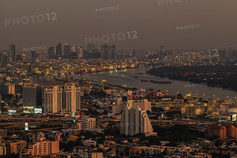 Over the rooftops of Bangkok, evening light, view of the Chao Phraya River, view from the Moon Bar on the roof terrace of the Banyan Tree hotel, Sathon, Bangkok, Thailand's metropolis, Thailand