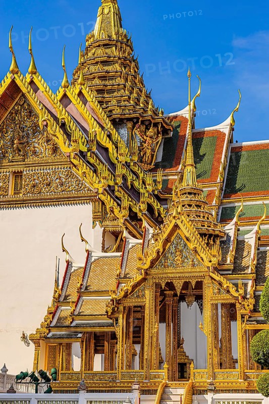 The Grand Royal Palace, Chakri Maha Prasad Throne Hall with overlapping roofs and curved chofas, Phra Nakhon, Bangkok, Thailand's metropolis, Thailand