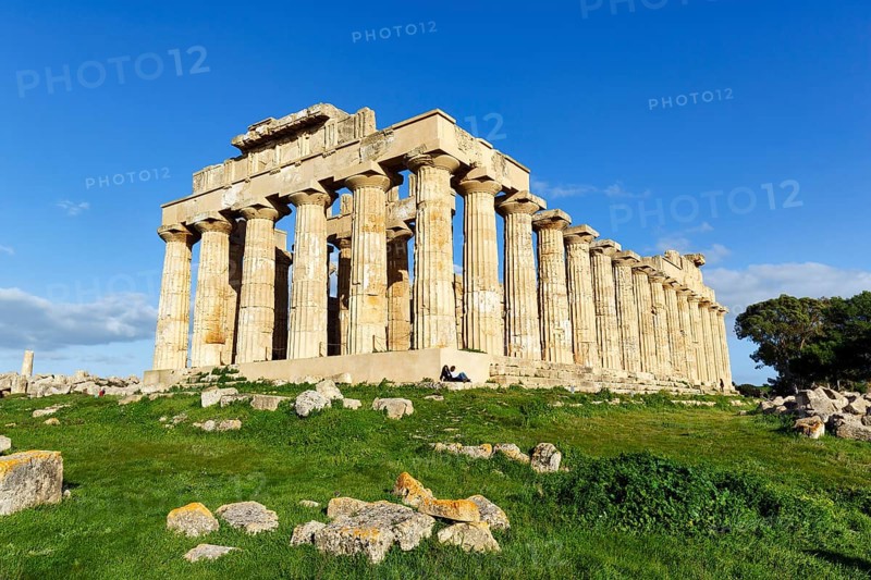 Temple E, Temple of Hera in the ancient Greek city of Selinunte, acropolis, Doric style, archaeological site, restoration, tourists, Selinunte, Castelvetrano, Trapani, Sicily, Italy